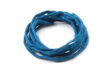 Ruban de soie Habotai teint à la main bleu-vert ø3mm