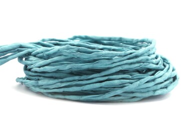 Handgefärbtes Habotai-Seidenband Wasserblau ø3mm