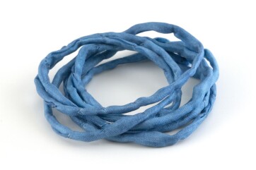 Handgefärbtes Habotai-Seidenband Fernblau ø3mm