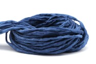 Ruban de soie Habotai teint à la main Bleu gentiane ø3mm