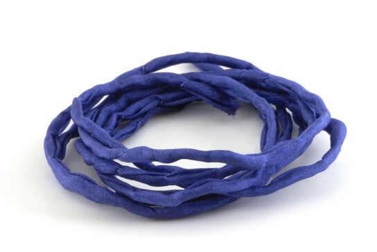 Handgefärbtes Habotai-Seidenband Violettblau ø3mm