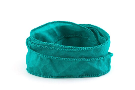 Handgefertigtes Habotai-Seidenband Emerald 20mm breit