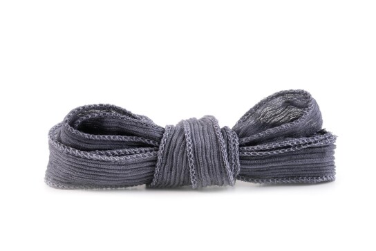 Handgefertigtes Seidenband Crinkle Crêpe Dunkelgrau 20mm breit
