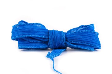 Handmade silk ribbon Crinkle Crêpe Capri Blue 20mm...