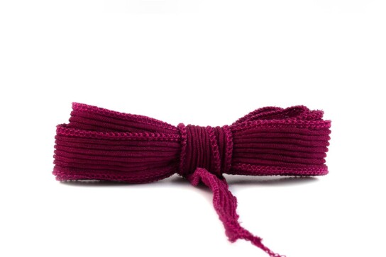 Handgefertigtes Seidenband Crinkle Crêpe Bordeaux 20mm breit