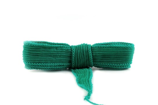 Handgefertigtes Seidenband Crinkle Crêpe Grün 20mm breit