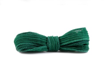Handgefertigtes Seidenband Crinkle Crêpe Tannengrün 20mm breit