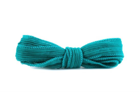 Handgefertigtes Seidenband Crinkle Crêpe Emerald 20mm breit
