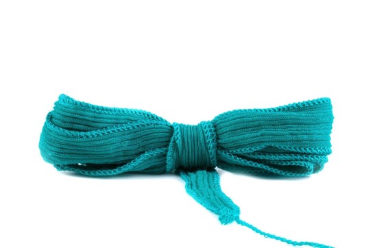 Handgefertigtes Seidenband Crinkle Crêpe Emerald 20mm breit
