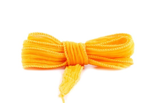Handgefertigtes Seidenband Crinkle Crêpe Sonnengelb 20mm breit
