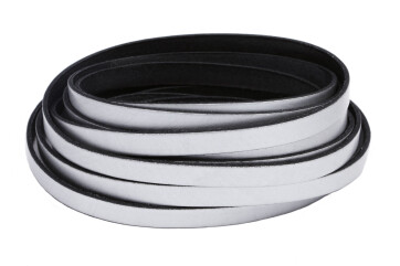 Flaches Lederband Metallic Silber (schwarzer Rand) 10x2mm