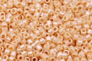 DB1561 Opaque Pear Luster Miyuki Delica 11/0 perles cylindriques japonaises 1,6mm 5g