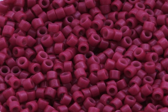 DB2118 Duracoat Opaque Pansy Miyuki Delica 11/0 Cuentas de cilindro japonés 1.6mm 5g