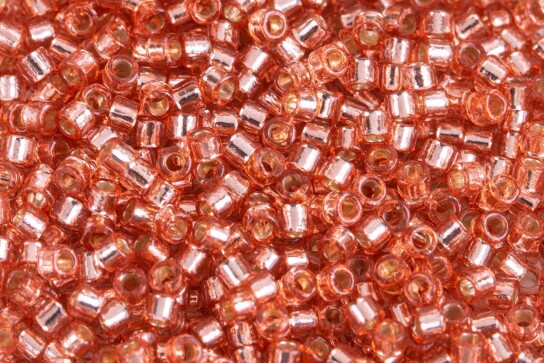 DB2151 Duracoat S/L Dyed Rose Copper Miyuki Delica 11/0 Japanese cylinder beads 1.6mm 5g