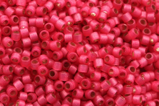 DB2175  Duracoat SF S/L Dyed Hibiscus Miyuki Delica 11/0 Japanse cilinderkralen 1,6mm 5g