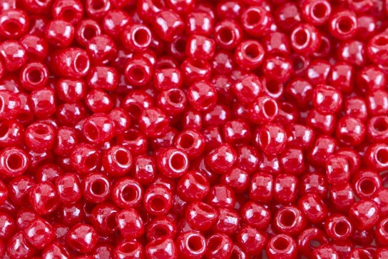 TR-11-125 Opaque Lustered Cherry 2,2mm TOHO 11/0 Rocailles 10g