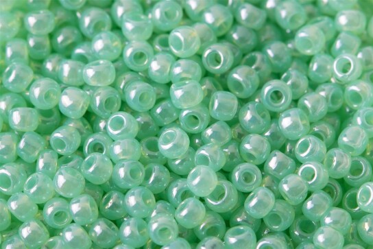 TR-11-144 Ceylon Celery 2.2mm TOHO 11/0 Rocailles 10g