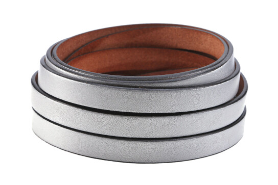Flaches Lederband Metallic Silber matt (schwarzer Rand) 10x2mm