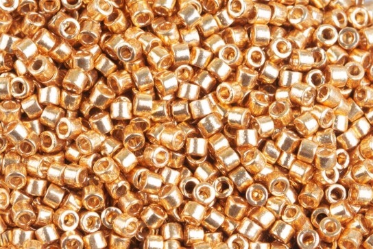 DB1833 Duracoat Galvanized Yellow Gold Miyuki Delica 11/0 Cuentas de cilindro japonés 1.6mm 5g