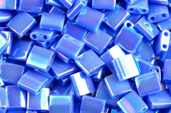 TL0483  Opaque Periwinkle AB 5x5x1,9mm Miyuki Tila Beads