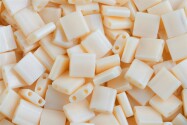 TL0491 Ivory Pearl Ceylon Luster 5x5x1,9mm Miyuki Tila Beads