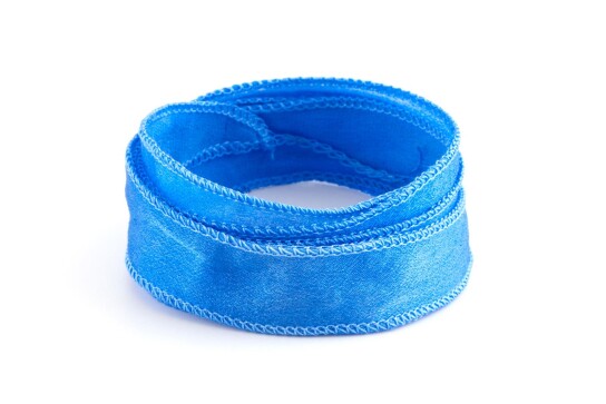 Handgefertigtes Crêpe Satin Seidenband Lichtblau 20mm breit