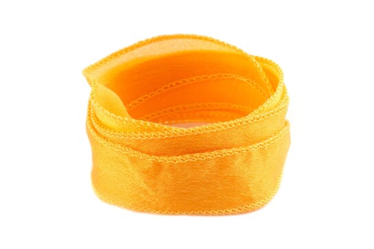 Nastro di seta Crêpe Satin Arancione chiaro cucito e tinto a mano 20mm di larghezza
