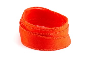 Handgefertigtes Crêpe Satin Seidenband Blutorange 20mm breit