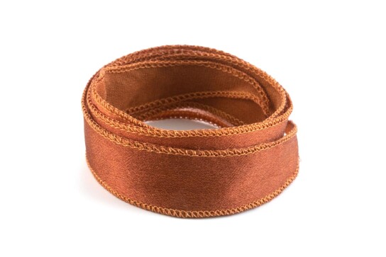 Nastro di seta Crêpe Satin Rame cucito e tinto a mano 20mm di larghezza