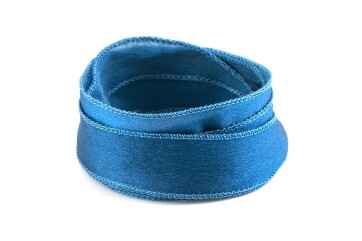 Handgefertigtes Crêpe Satin Seidenband Fernblau 20mm breit