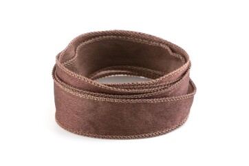 Nastro di seta Crêpe Satin Cerbiatto cucito e tinto...