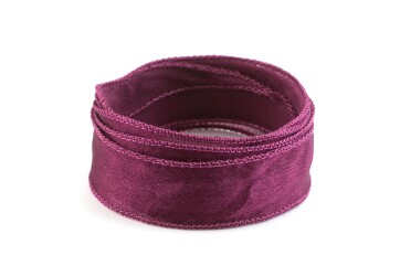 Handgefertigtes Crêpe Satin Seidenband Grape 20mm breit