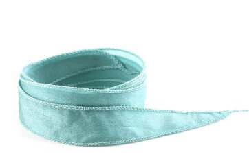 Handgefertigtes Crêpe Satin Seidenband Pale Turquoise 20mm breit