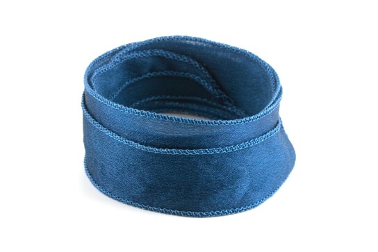 Handgefertigtes Crêpe Satin Seidenband Enzianblau 20mm breit