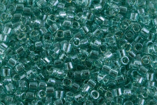 DB0112 Transparent Sea Foam Luster Miyuki Delica 11/0 Cuentas de cilindro japonés 1.6mm 5g