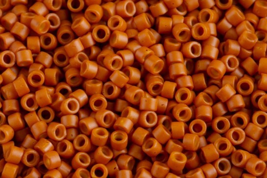 DB0653 Dyed Opaque Pumpkin Miyuki Delica 11/0 Japanische Zylinderperlen 1,6mm 5g
