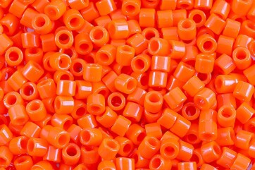 DBM0722  Opaque Orange 10/0 Japanse cilinder kralen 2,2mm 5g