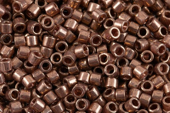 DBM0022L Metallic Light Bronze Miyuki Delica 10/0 Cuentas de cilindro japonés 2.2mm 5g