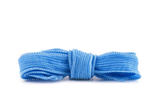 Handgefertigtes Seidenband Crinkle Crêpe Lichtblau 20mm breit