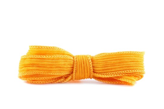 Handgefertigtes Seidenband Crinkle Crêpe Hellorange 20mm breit