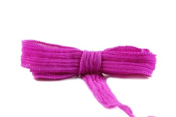 Handgefertigtes Seidenband Crinkle Crêpe Pink Parfait 20mm breit