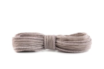 Handgefertigtes Seidenband Crinkle Crêpe Taupe 20mm breit