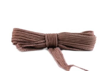 Handgefertigtes Seidenband Crinkle Crêpe Cappuchino 20mm breit