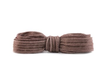 Handgefertigtes Seidenband Crinkle Crêpe Haselnuss 20mm breit