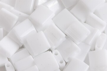 TL0402 White 5x5x1,9mm Miyuki Tila Beads