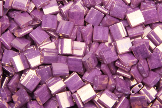 TL1867  Op Dark Orchid Luster 5x5x1,9mm Miyuki Tila Beads