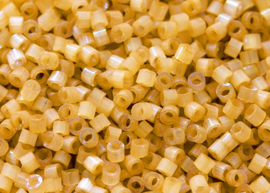 DB1801 Dyed Light Apricot Silk Satin Miyuki Delica 11/0 Perle di cilindro giapponese 1,6mm 5g