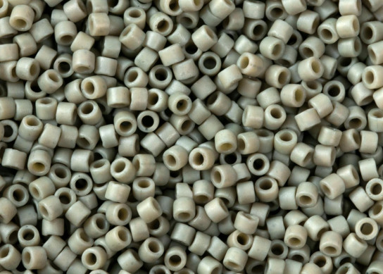 DB2282 Matte Opaque Glazed Cactus Miyuki Delica 11/0 Japanse cilinder kralen 1,6mm 5g