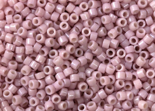 DB2361 Duracoat Opaque Dyed Pale Wisteria Miyuki Delica 11/0 Japanse cilinder kralen 1,6mm 5g