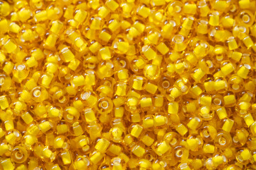 Transparent Yellow white lined 3mm Preciosa Rocailles 8/0...